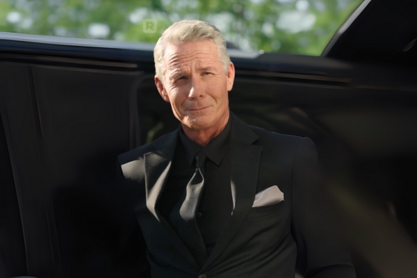 Pregnant by the Golden Billionaire Bachelor story