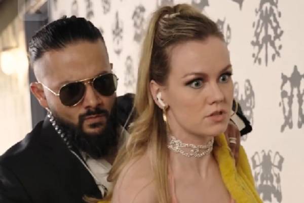 Pregnant by the Golden Billionaire Bachelor reddit