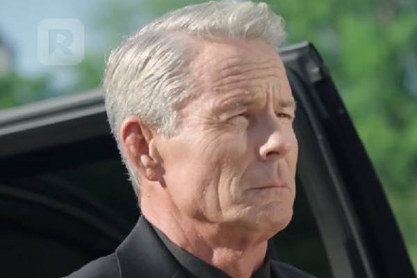 Pregnant by the Golden Billionaire Bachelor story