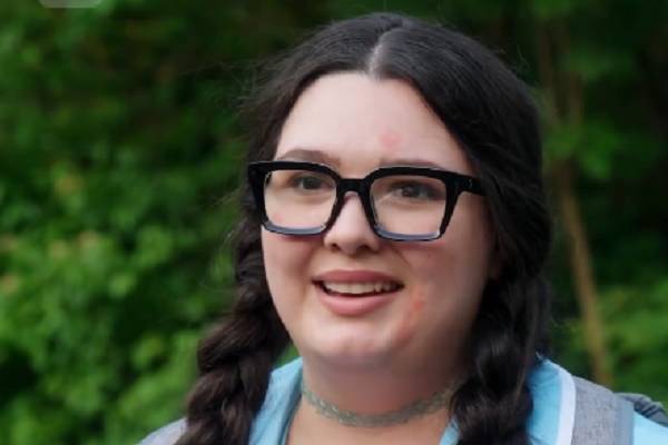 Queen B Strikes Back summary