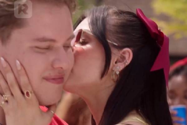 Queen B Strikes Back all episodes