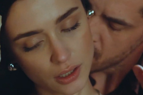 The Woman Starts The War Full Movie