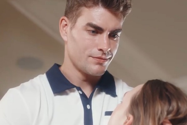 The Billionaire Married a Homeless Girl Full Movie