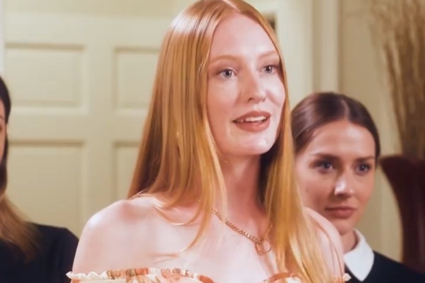 The Billionaire Married a Homeless Girl Actress