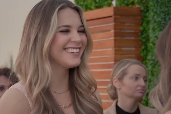 Emma's College Bully Zach Has a Big Crush on Her Dailymotion Episodes