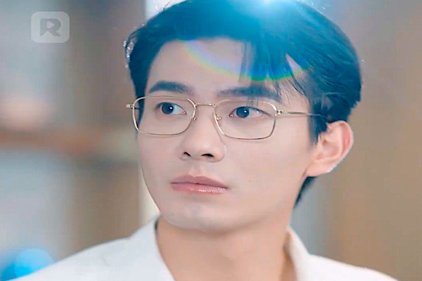 From Fake Heiress to Billionaire’s Wife Male Lead