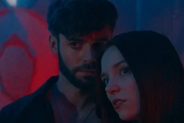 Love And Blood Full Movie