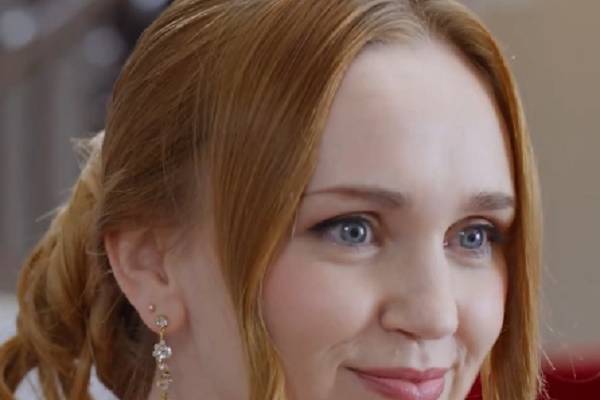 How To Land A Movie Star Cast Vivian Morgan