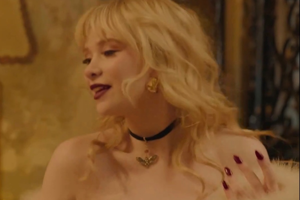 kyra wisely as a bride