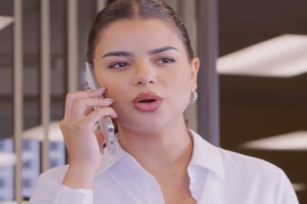 Luz Mendes As Miss Unimpressed