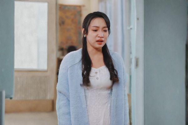 Divorced She Gets Pursued Movie