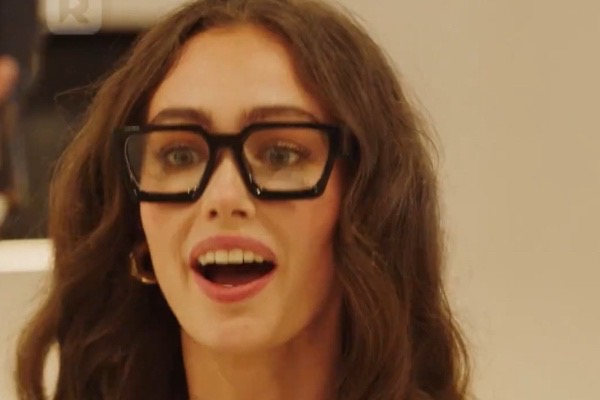 Francesca Rowe as the divorced heiress