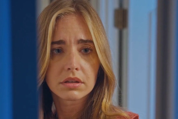 Rented a Billionaire Husband for Christmas Actress