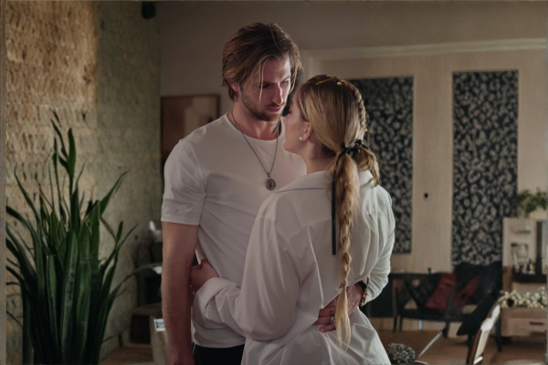 Seducing Mr Larsen Full Episodes ReelShort