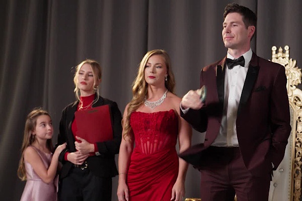 Step Aside, I'm the King of Capital IMDb Full Movie