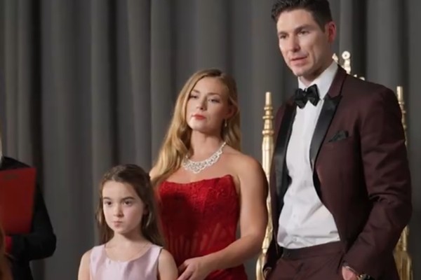 icy ceo's here with a kid asking me to marry her actors