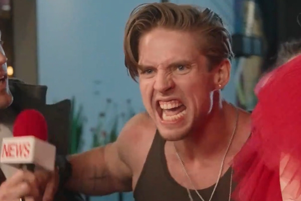 Backstage Romance with the Popstar Full Movie