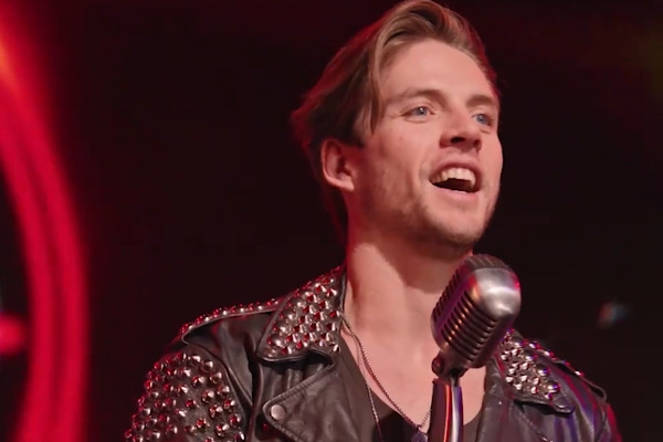 Casey Reed and Dexter Hayes in Backstage Romance with the Popstar