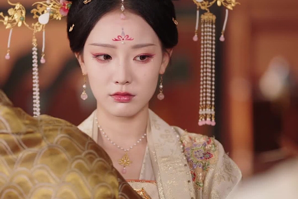 Once Cast Off Now Crowned Dailymotion Actress