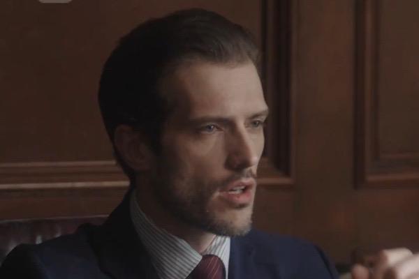 Patric Palkens as the boss