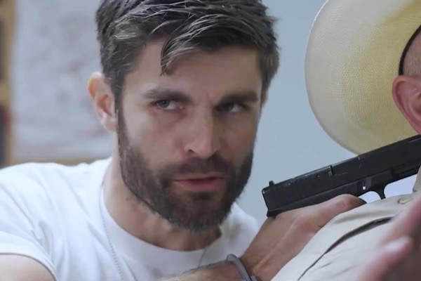 Stop That Homeless Man Is an American Hero Plot