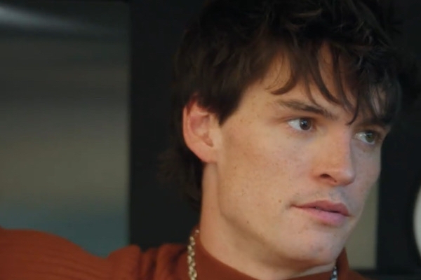 I Have to Choose Between Two Hot Brothers Actor