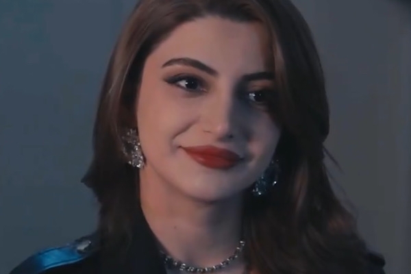 Lady CEO's Fatal Contract Actress 