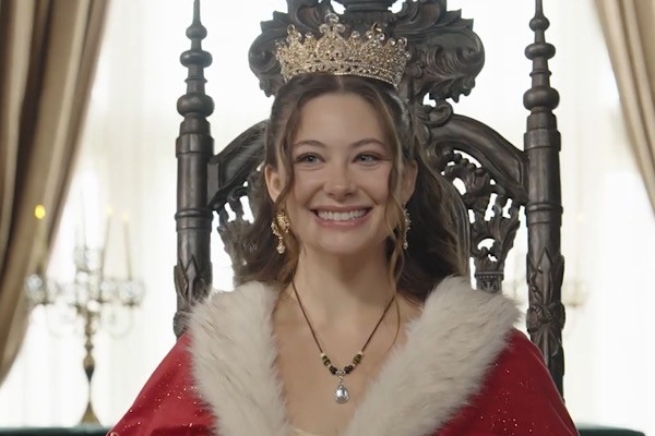 Alpha Queen Rising Cast