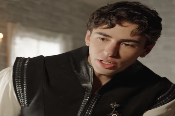 Alpha Queen Rising Lead Actor