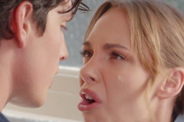 Evelyn Accidentally Sends Nudes To Her Archenemy Short Drama Reviews