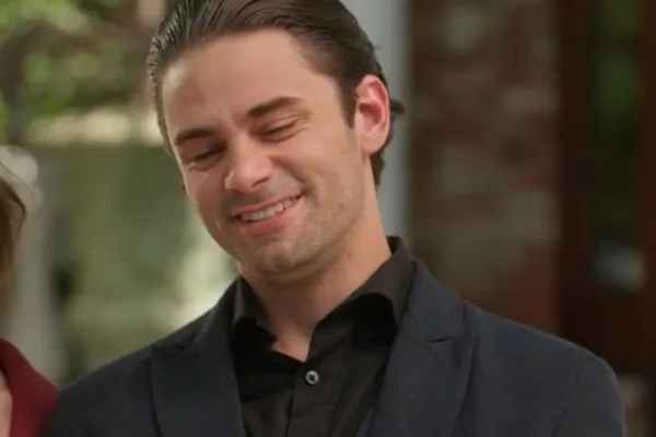 Once A Business Elite Silas is Framed for Murder by his Rival Chase and his own wife Marina Actor