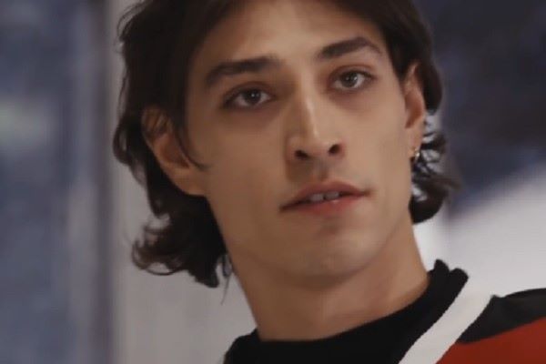 Watch The Stepbrother I Hate To Love Vertical Drama On ReelShort