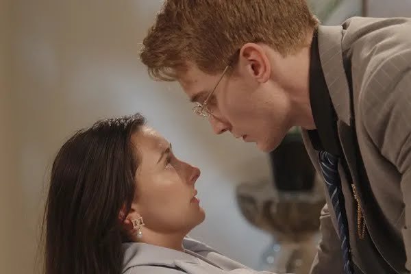 Honey-Trapped My Fiancé's Billionaire Rival Ending