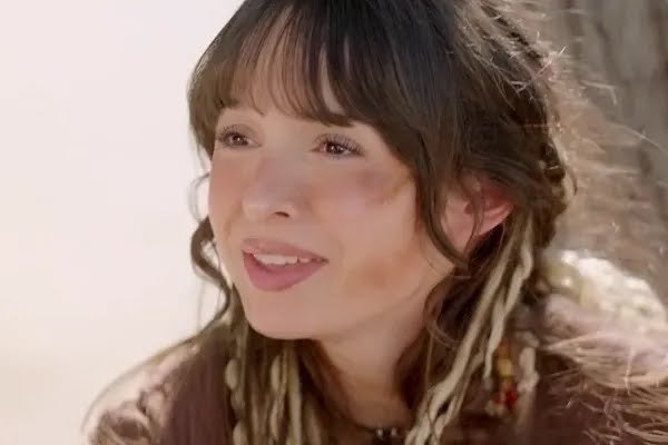 Hobo Clothes Don't Hide the Goddess's Halo Glow Dailymotion Movie