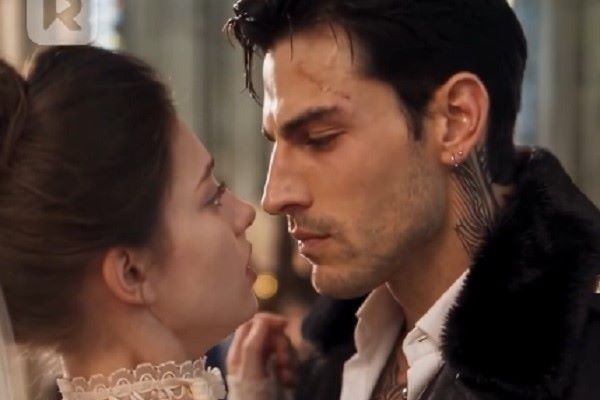 Emma Bennett And Santiago Castillo