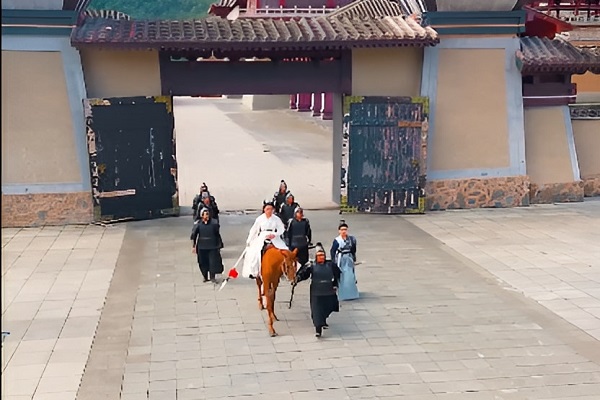 lance trahie vérité masquée complet en français