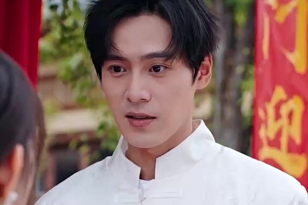 istriku bisu dan dewa jatuh