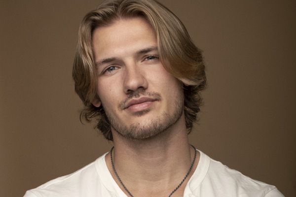 Johnson Ellis em filme A Máscara do Bilionário