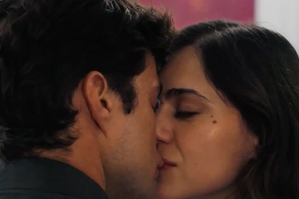 A Vida Secreta do Meu Marido Bilionário Assistir Online