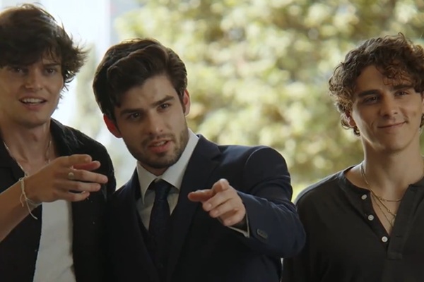 A Bela Adormecida E Os Três Irmãos Filme