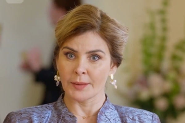 Heredera Castiga ao Seu Esposo Completo em Espanhol