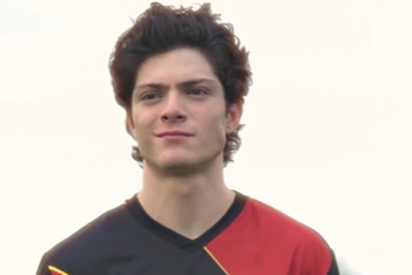 O Quarterback do Vizinho Capítulos Completos