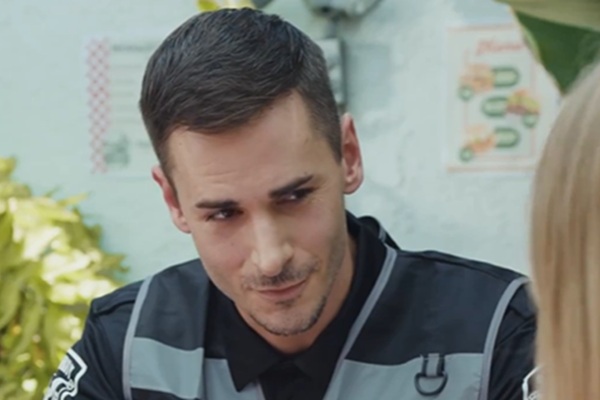 O Milionário Fugitivo Se Torna Meu Marido Dublado em Espanhol