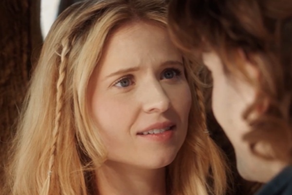 Reina Fuera de Tiempo Espanhol Latino