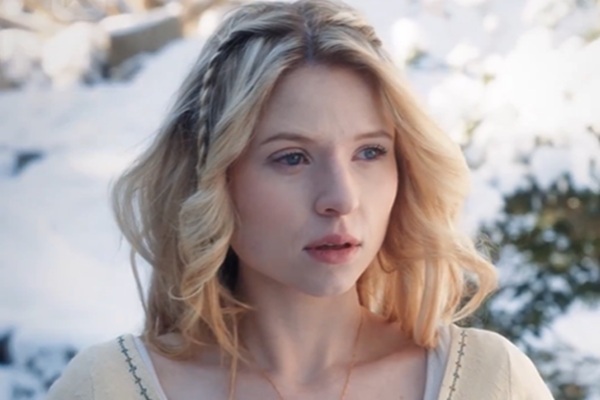 Reina Fuera de Tiempo Espanhol Latino