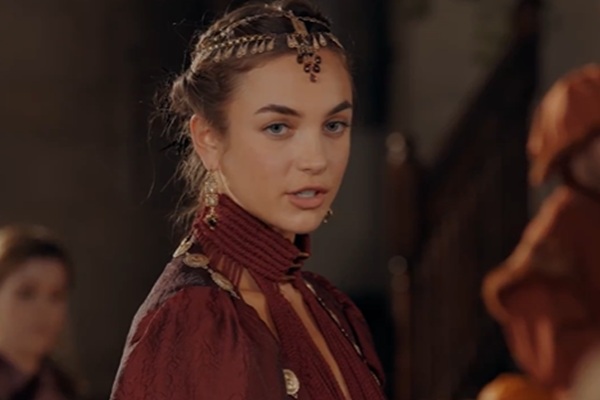 Reyna Fuera De Tempo