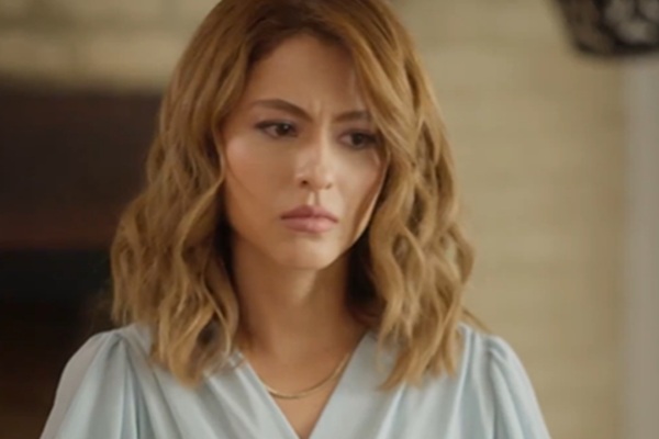 Atriz Laura Bastidores