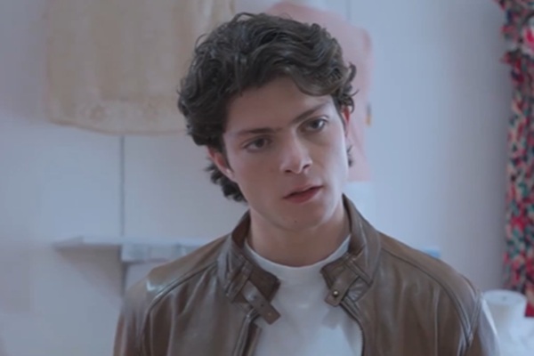 O Quarterback do Vizinho Capítulo 1