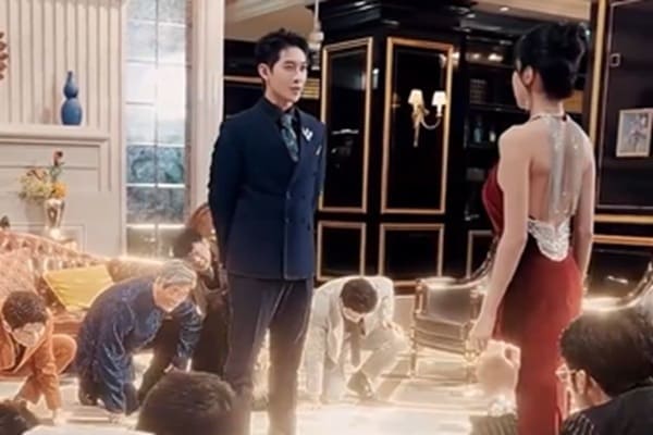 Ele Era O Homem Mais Forte Do Mundo e Foi Confundido Com Um Mendigo Capítulo Completo