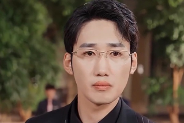 O Homem Mais Forte Do Mundo Foi Confundido Com Um Mendigo Thiago e Yolanda